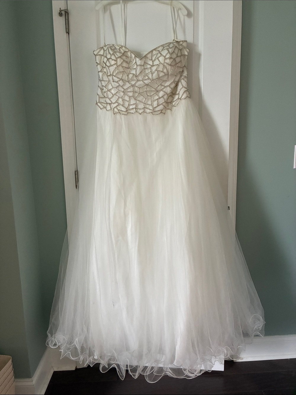 Elegant White and silver plus dress!